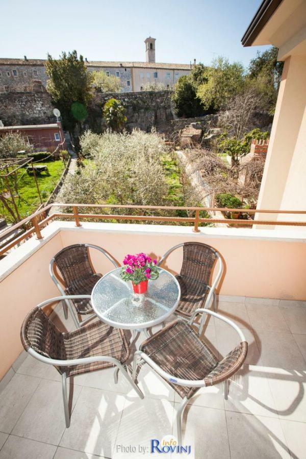 Ondina 2 Apartment โรวีน ภายนอก รูปภาพ